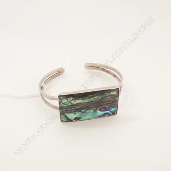 VINTAGE SILVER & LGE PAUA PANEL BANGLE