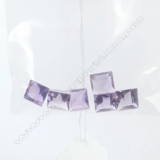 SIX AMETHYST SQUARE STONES, 13.5CT