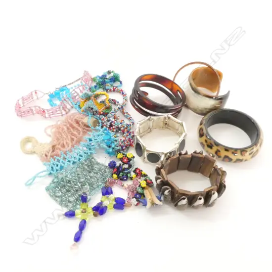 BAG ASSORTED COSTUME JEWELLERY, BRACELETS, BEADS