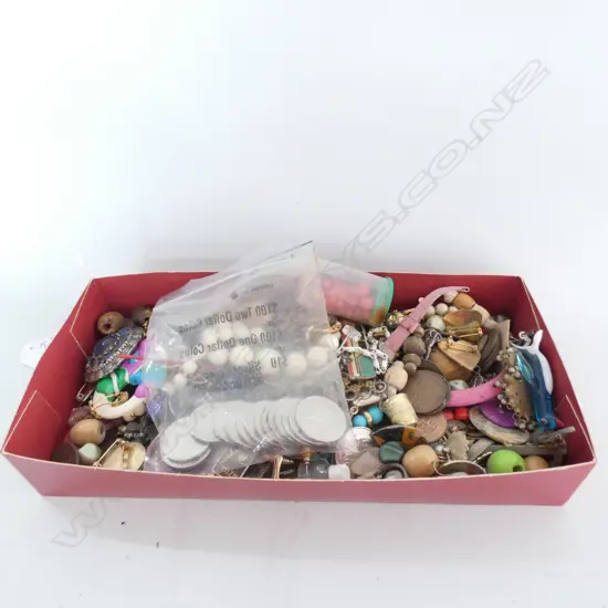 COLLECTION COSTUME JEWELRY ETC