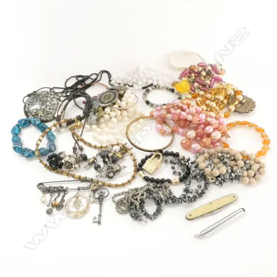BAG ASSORTED COSTUME JEWELLERY, MAINLY BEADS