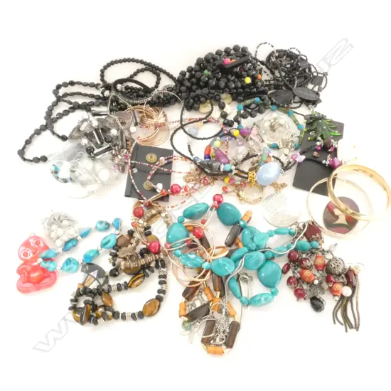 LARGE BAG COSTUME JEWELLERY 