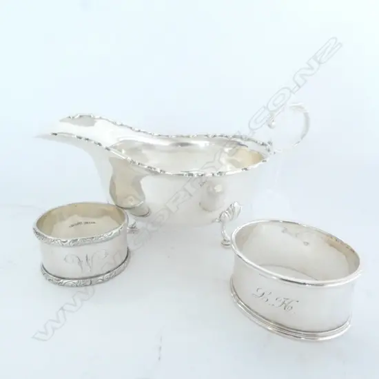 STG SILVER SAUCEBOAT SHEFFIELD 1913 + 2 STG SILVER NAPKIN RINGS 140 GRAMS TOTAL