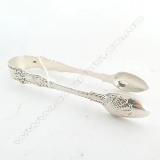 STG SILVER TONGS QUEENS PATTERN, LONDON 1831 70 GRAMS 