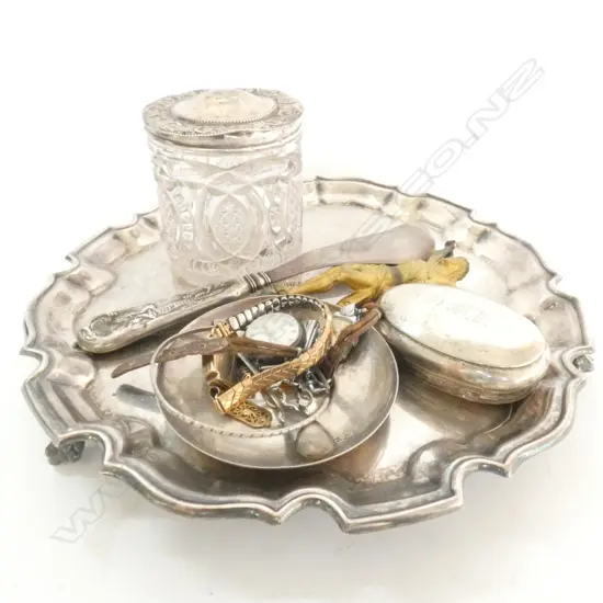 VINTAGE SILVER PLATE TRAY OF WATCHES & COLLECTABLES