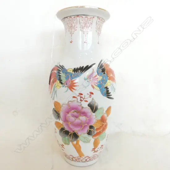  HANDPAINTED CHINESE FAMILLE ROSE VASE H.260mm