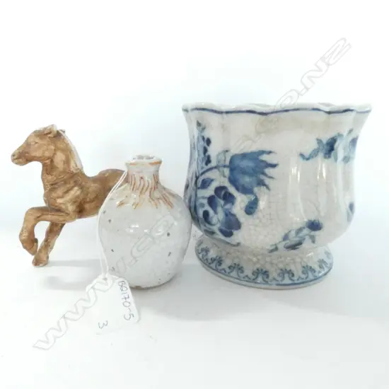 CHINESE QIAN LONG MARK CRACKLED FLOWER POT H. 117MM,SM BOTTLE & HORSE
