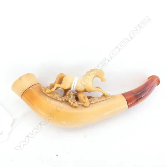 MEERSCHAUM PIPE OF A HORSE WITH AMBER STEM L. 105MM