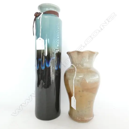 2 VASES H. 370MM