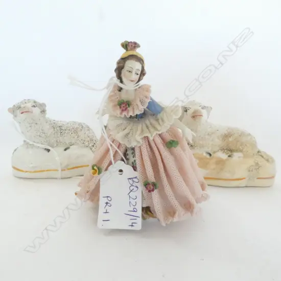 DRESDEN LADY + PR STAFFORDSHIRE SHEEP 