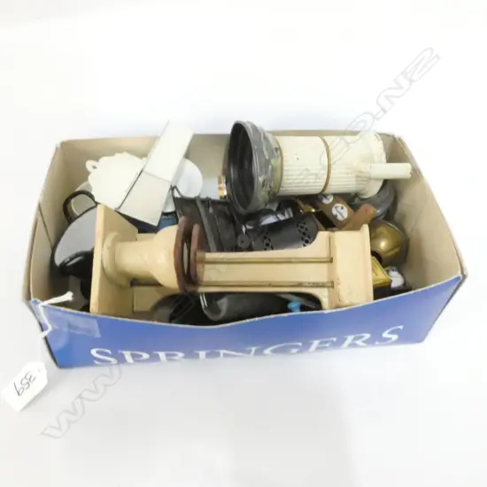 COLLECTION OF ANTIQUE GERMAN DOLLHOUSE KITCHEN FURNITURE ETC