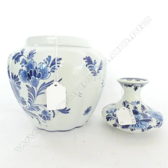 TWO DELFT VASES, H. 165MM
