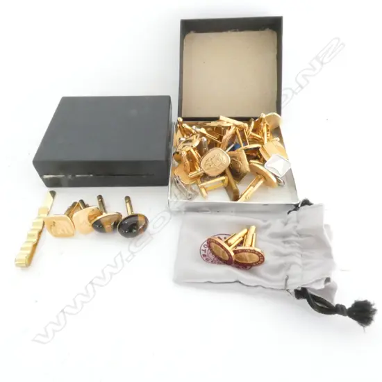 MULTIPLE SETS OF GOLD PLATED CUFFLINKS