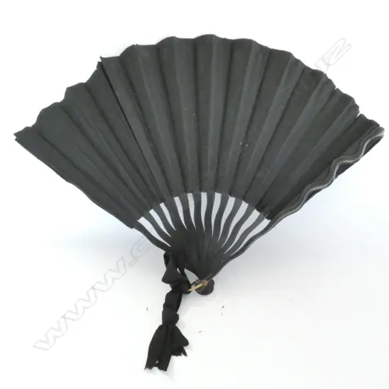ANTIQUE BLACK SILK FAN L. 360MM