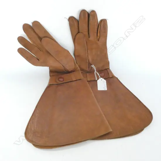 PR OF LADIES LEATHER DRIVING GLOVES