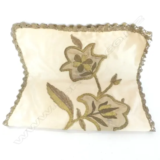 A VICT EMBROIDERED TRAY CLOTH L 620 MM 