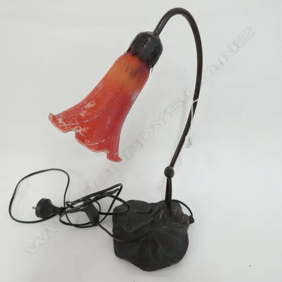 LIGHTWEIGHT TIFFANY STYLE LILY DESK LAMP H. 200MM AF