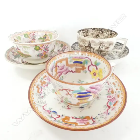 3 EARLY ENGLISH CHINOISERIE CUPS & SAUCERS 