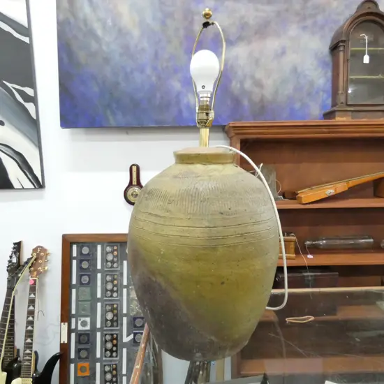 LARGE POTTERY TABLE LAMP