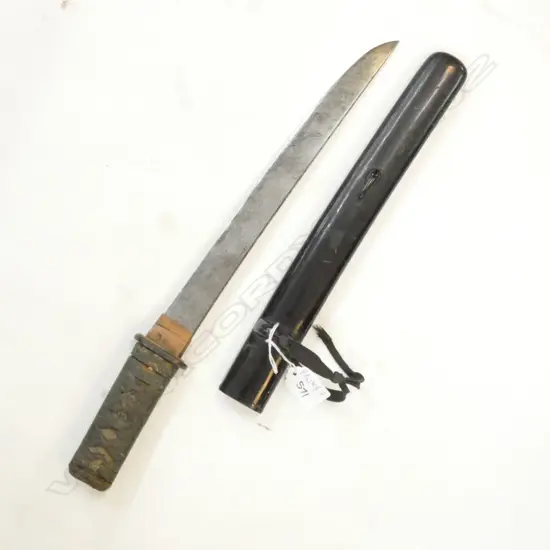 WAKIZASHI OR TANTO IN LACQUERED SCABBARD L. 435MM