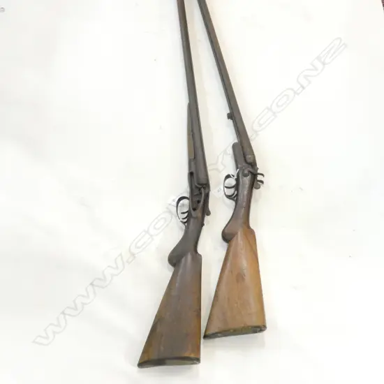 2x VINTAGE DOUBLE BARREL SHOTGUNS NEEDING RESTORATION L. 1180MM