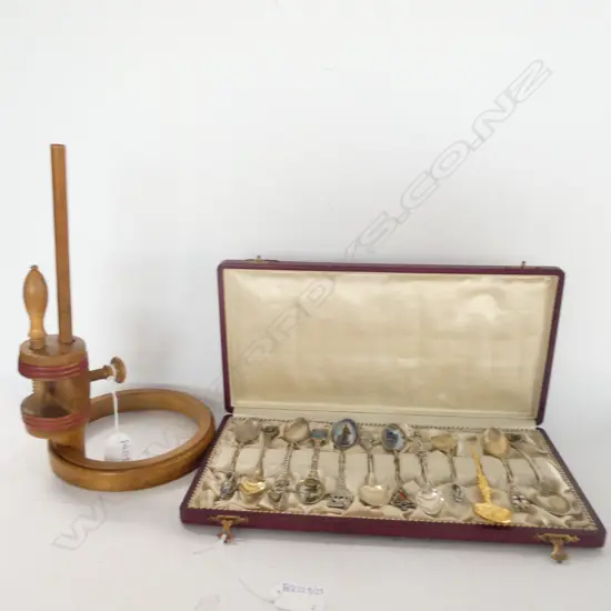 VINTAGE WOODEN CROSS STITCH HOLDER + SET OF CASED SPOONS