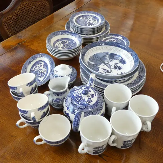 WILLOW PATTERN DINNERWARE 