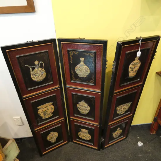 3 FOLD FOLDING CHINESE SCREEN WITH APPLIED DECORATION FAULTS H 1220 MM