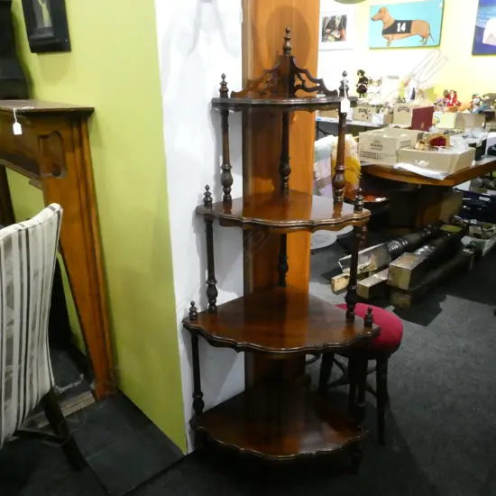 REPRODUCTION WHAT NOT H. 1520MM