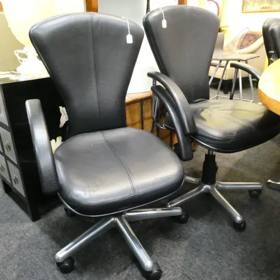 PAIR OF OFFICE CHAIRS