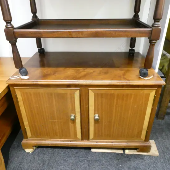 SMALL 2 DOOR CUPBOARD L760 MM