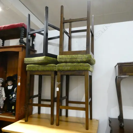 4 RETRO STYLE UPHOLSTERED BAR STOOLS H. 700MM