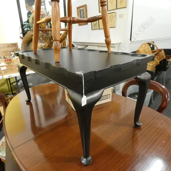 BLACK COFFEE TABLE WITH SCALLOPED EDGE L 920 MM