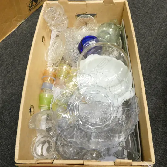 BOX ASSORTED GLASS, INCLUDING PYREX DISH