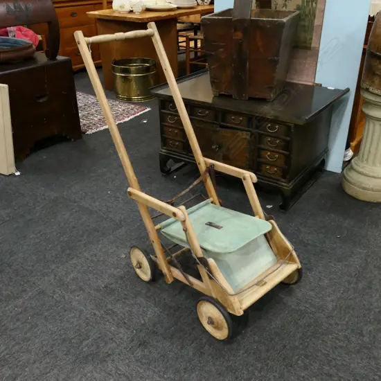 N.Z VINTAGE CHILDS PUSHCHAIR