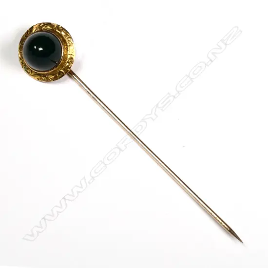 STONE SET IN GOLD TIE PIN