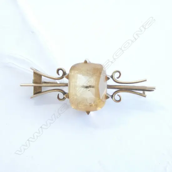 ART DECO 9CT GOLD  CITRINE ? STONE BROOCH, L. 50MM