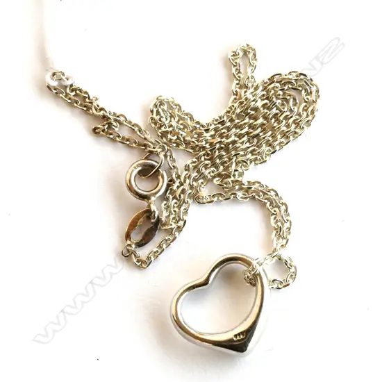 SILVER CHAIN AND HEART PENDANT