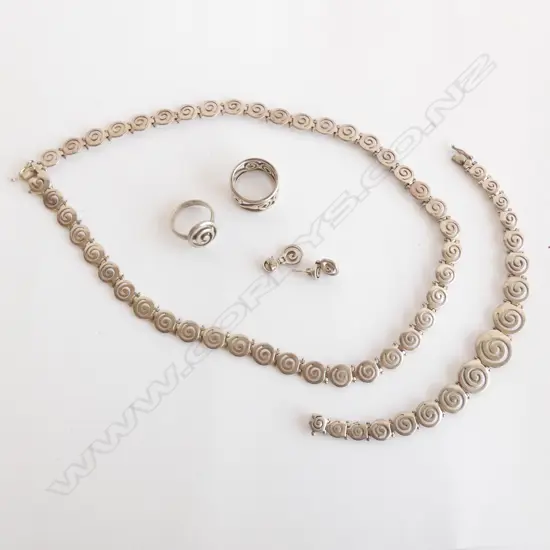 SILVER CELTIC SPIRAL JEWELLERY SUITE