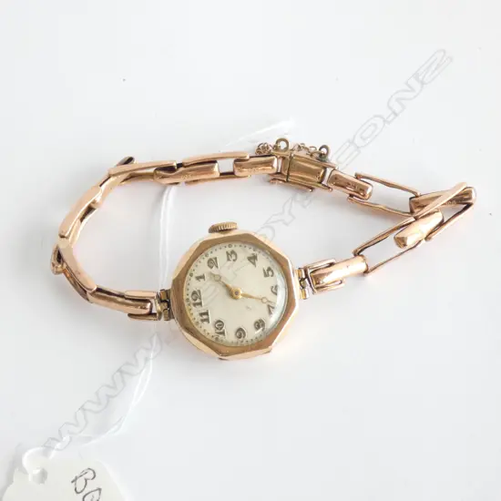 VINTAGE 9CT ROSE GOLD LADIES WRISTWATCH WITH 9CT GOLD STRAP 19gm (including movement)