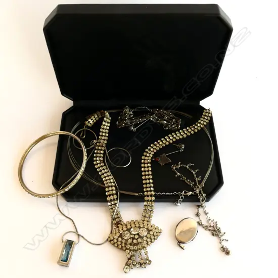 ASST SILVER AND DIAMANTE JEWELLERY