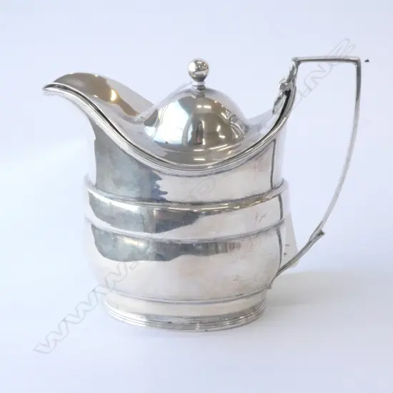 SILVER GEORGIAN-STYLE LIDDED MILK JUG, CHESTER, 1906 by HENRY NEWTON VEITCH. 218gm