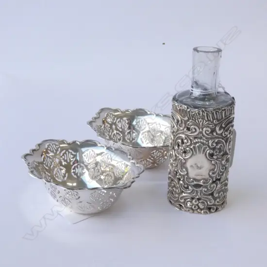 2 SIVER BONBON DISHES (BIRMINGHAM 1925) & A SILVER COVERED BOTTLE (B'HAM 1907) SILVER=71gm