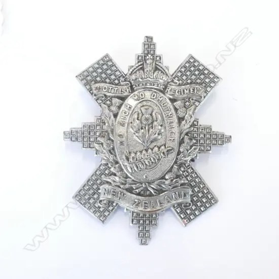 WW2 NZ SCOTTISH REGIMENT BADGE 75 X 55MM (BROKEN CLASP)