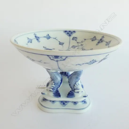 B & G KJOBENHAVN B/W FOOTED DISH H. 100MM