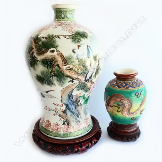 CHINESE VASE & JAPANESE VASE, ORNATE WOODEN STANDS, H.410M & 190MM