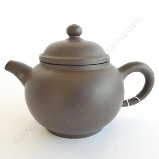 CHINESE MINIATURE TEAPOT, 1991. H. 100MM.