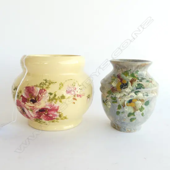 2 AMBRICO CROWN LYNN TRICKLE GLAZE VASES H. 100MM