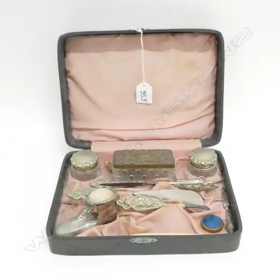 EP DRESSING SET, CASED