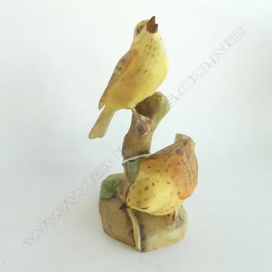 ROYAL WORCESTER YELLOW HAMMERS 3377